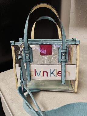 Calvin Klein Clear Modern Essentials Crossbody Tote